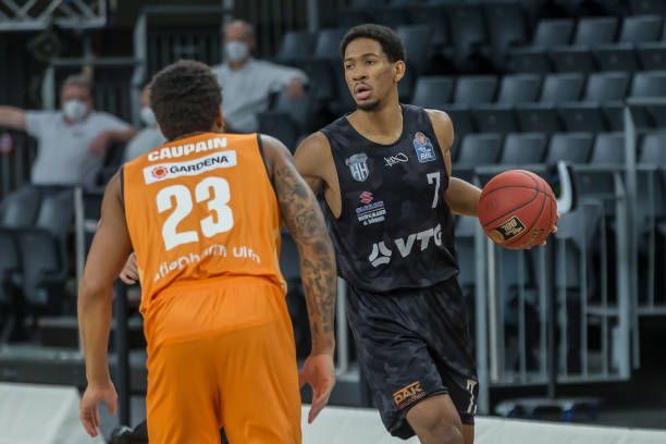 组合的凌厉 组合的凌厉